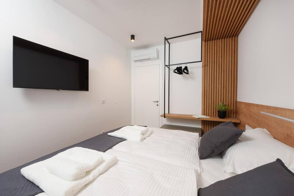 Fux Penthouse Whirlpool Meerblick Zara Esterno foto