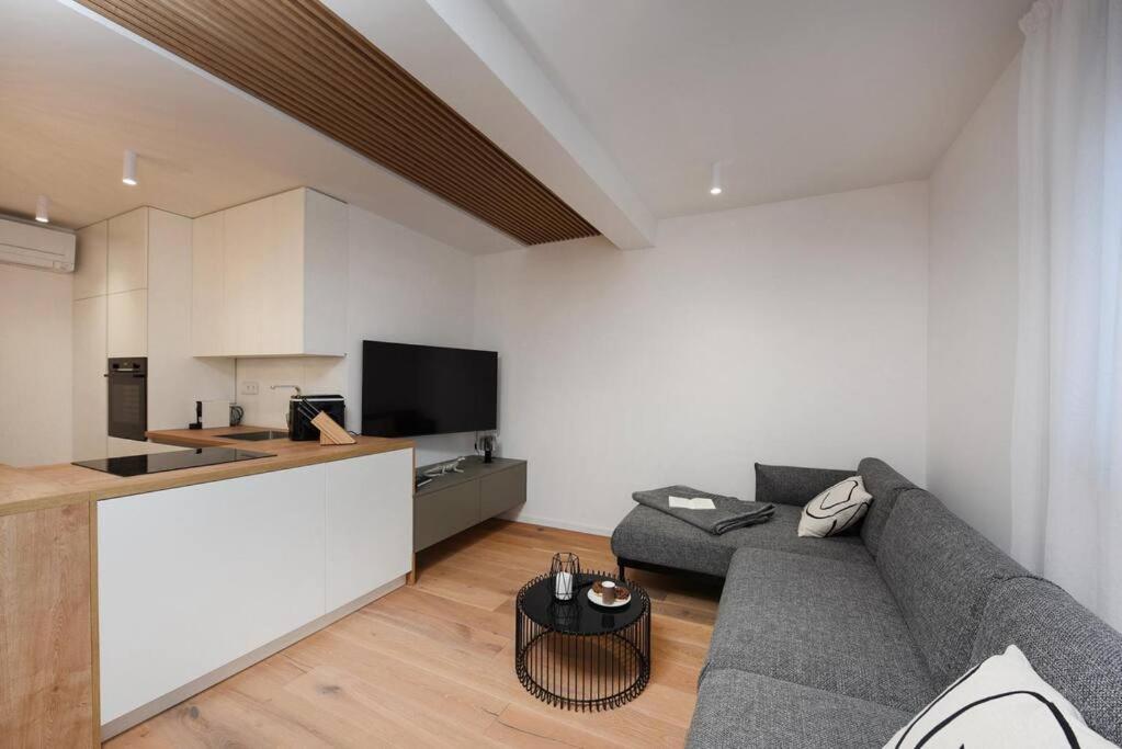 Fux Penthouse Whirlpool Meerblick Zara Esterno foto